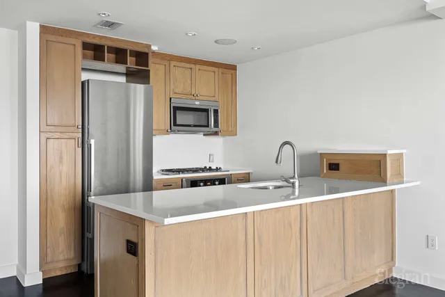 $1,060,000 | 333 Rector Place, Unit PH2S | Battery Park City