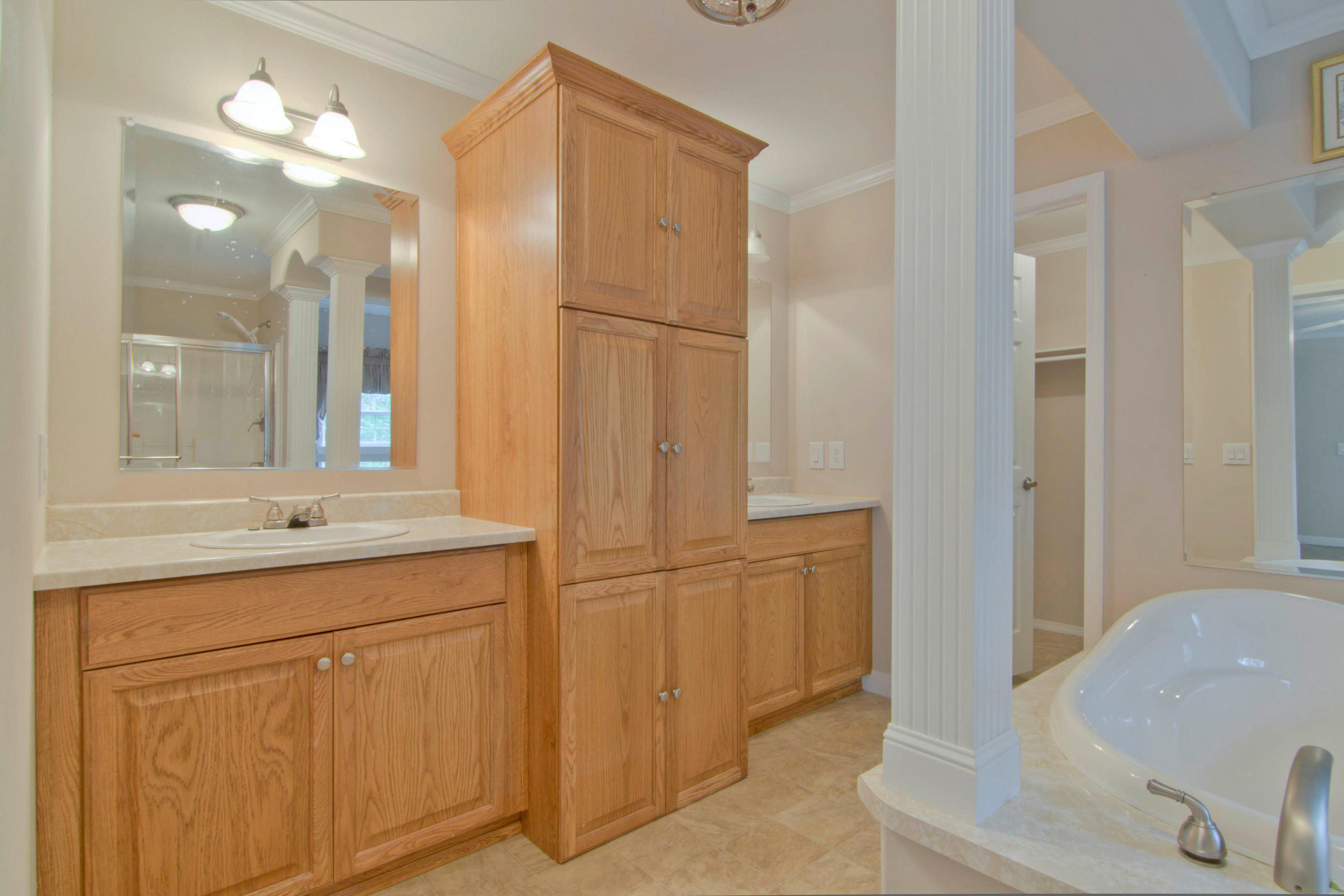 5112 Estes Road Loudon, TN 37774 - Photo 23 of 35 24. Master bath