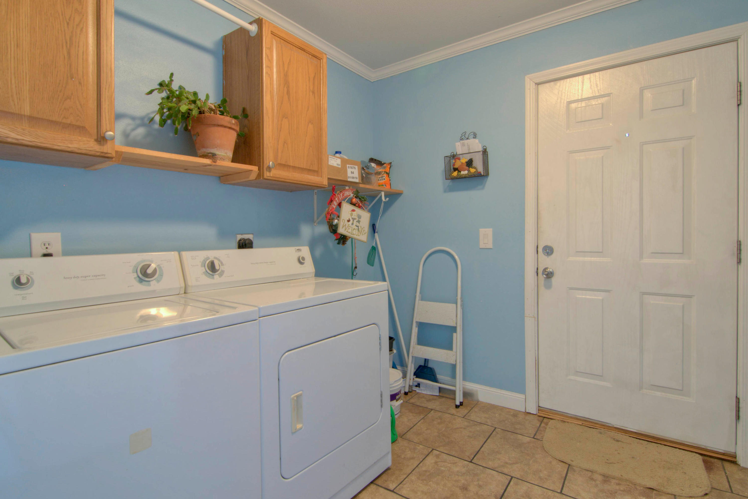 5112 Estes Road Loudon, TN 37774 - Photo 28 of 35 29. Laundry room another view