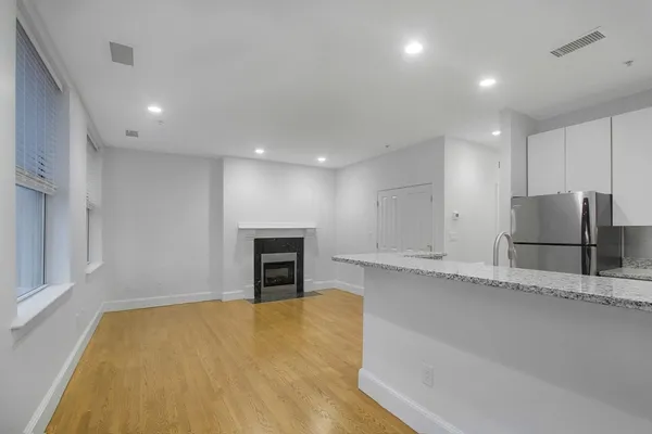 $3,200 | 140 Boylston Street, Unit 10, Boston, MA 02116