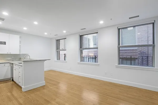 $3,200 | 140 Boylston Street, Unit 10, Boston, MA 02116
