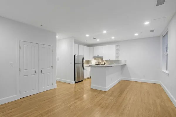 $3,200 | 140 Boylston Street, Unit 10, Boston, MA 02116