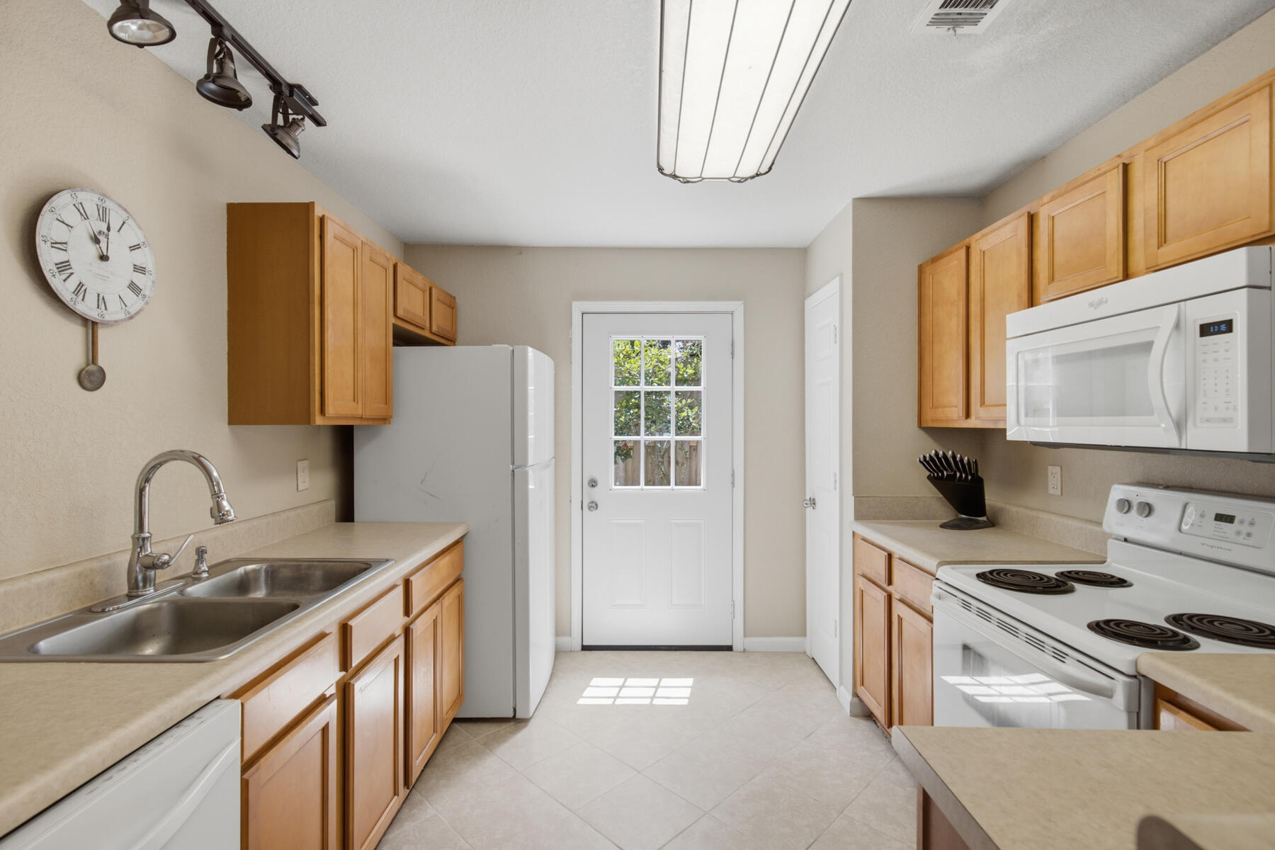 1014 Airport Road, Unit 173 Destin, FL 32541 - Photo 7 of 18 Kitchen
