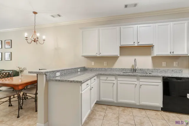 $180,000 | 10600 Lakes Boulevard, Unit 303, Baton Rouge, LA 70810