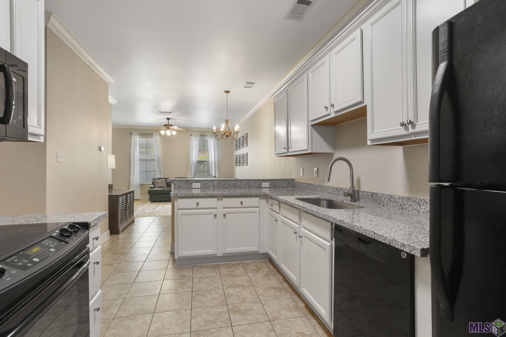 10600 Lakes Boulevard, Unit 303 Baton Rouge, LA 70810 - Photo 2 of 15