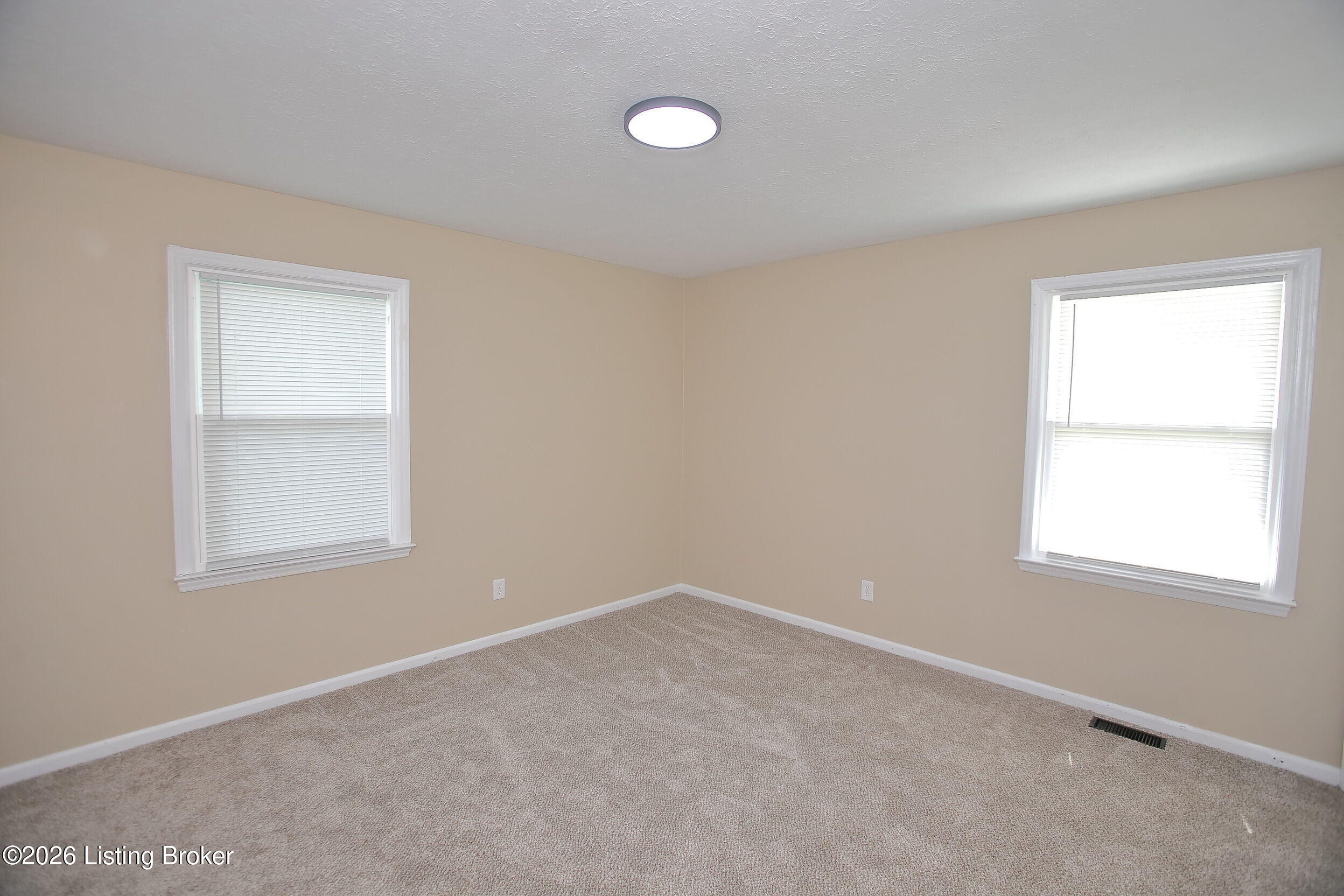 4489 Shepherdsville Road Elizabethtown, KY 42701 - Photo 19 of 51 Primary Bedroom