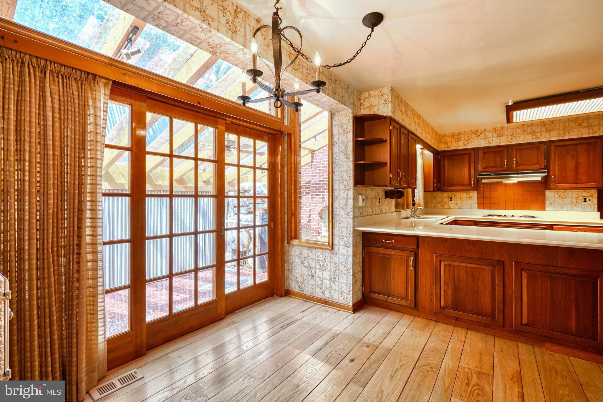 15 Glen Alpine Road Phoenix, MD 21131 - Photo 17 of 39 Eat-in Kitchen