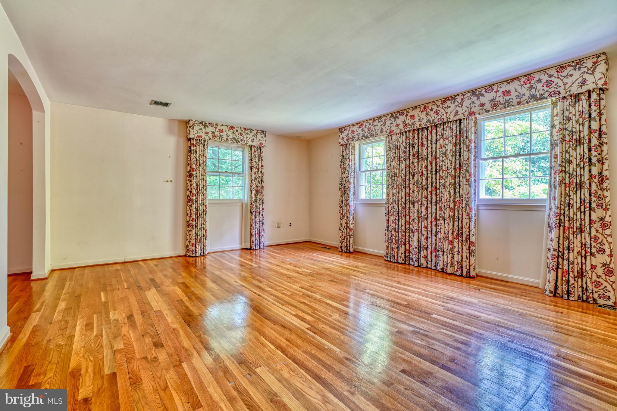 15 Glen Alpine Road Phoenix, MD 21131 - Photo 23 of 39 Primary Bedroom