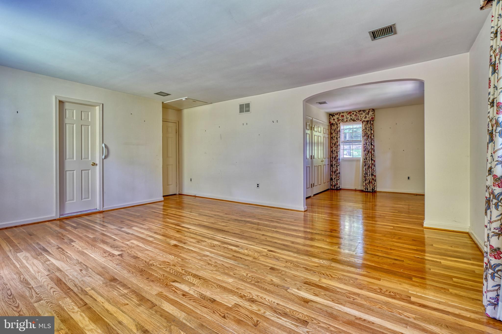 15 Glen Alpine Road Phoenix, MD 21131 - Photo 24 of 39 Primary Bedroom