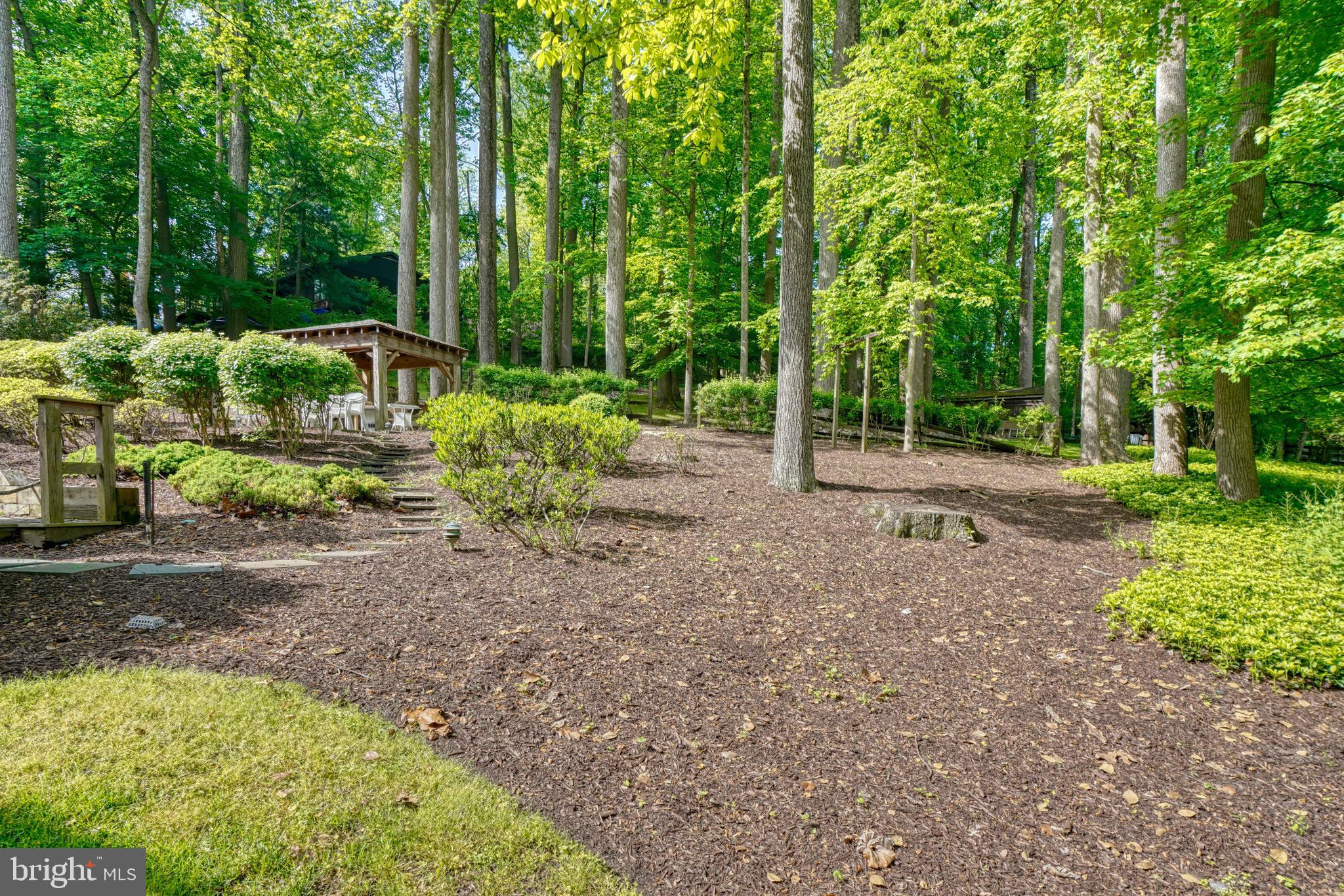 15 Glen Alpine Road Phoenix, MD 21131 - Photo 4 of 39 Landscaped backyard.