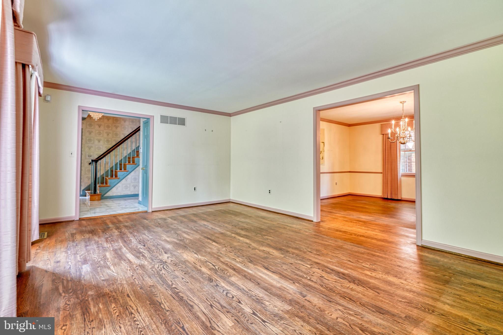 15 Glen Alpine Road Phoenix, MD 21131 - Photo 8 of 39 Living Room