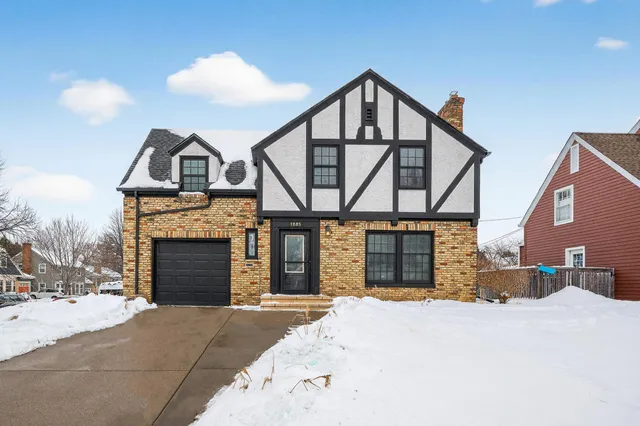 $599,900 | 1885 Eleanor Avenue, St. Paul, MN 55116
