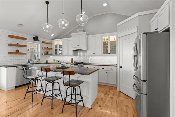 $699,900 | 4520 Northwest 1270th Road, Deepwater, MO 64740