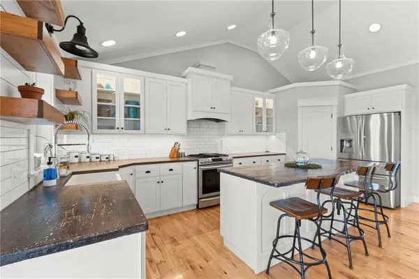 $699,900 | 4520 Northwest 1270th Road, Deepwater, MO 64740