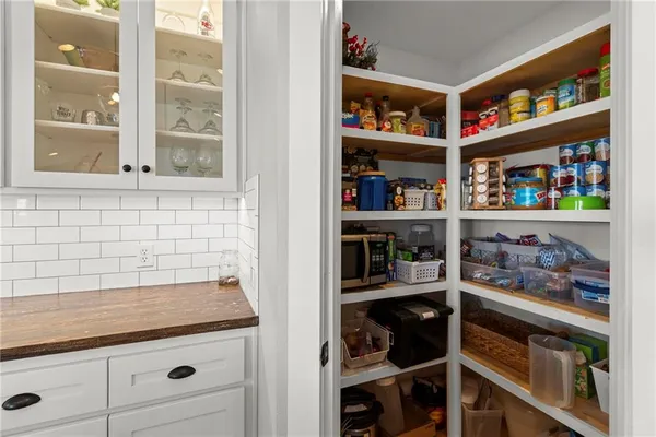 $699,900 | 4520 Northwest 1270th Road, Deepwater, MO 64740