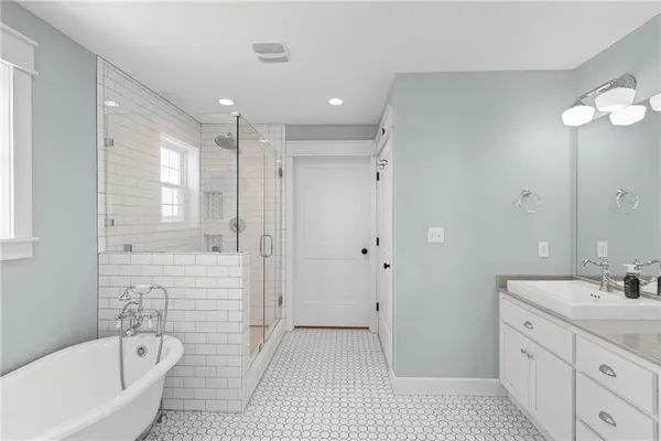 $699,900 | 4520 Northwest 1270th Road, Deepwater, MO 64740