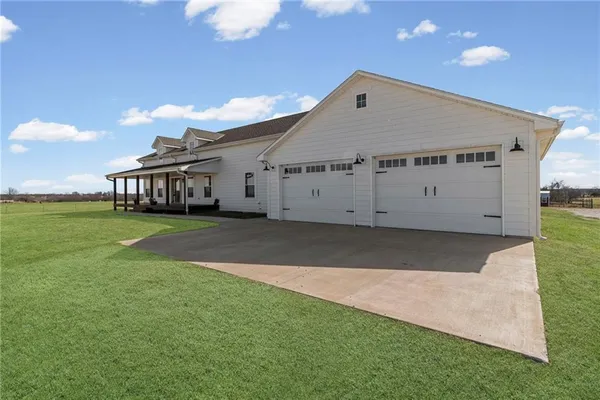 $699,900 | 4520 Northwest 1270th Road, Deepwater, MO 64740