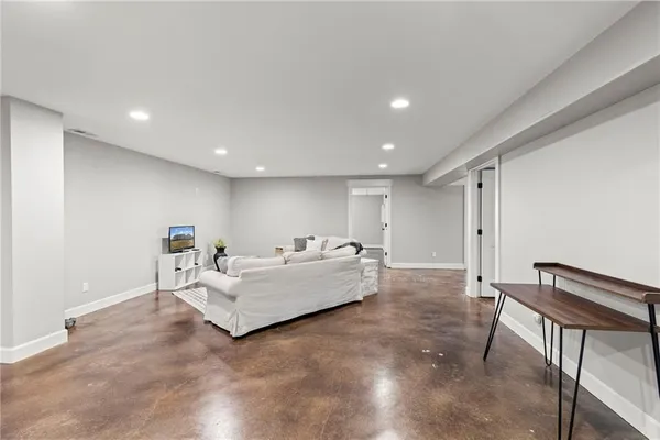 $699,900 | 4520 Northwest 1270th Road, Deepwater, MO 64740