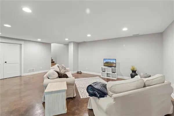 $699,900 | 4520 Northwest 1270th Road, Deepwater, MO 64740