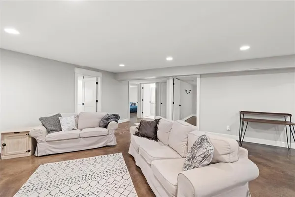 $699,900 | 4520 Northwest 1270th Road, Deepwater, MO 64740