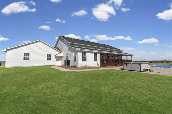 $699,900 | 4520 Northwest 1270th Road, Deepwater, MO 64740