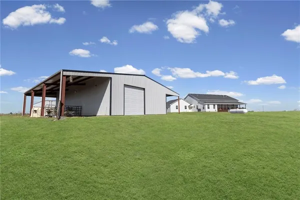 $699,900 | 4520 Northwest 1270th Road, Deepwater, MO 64740