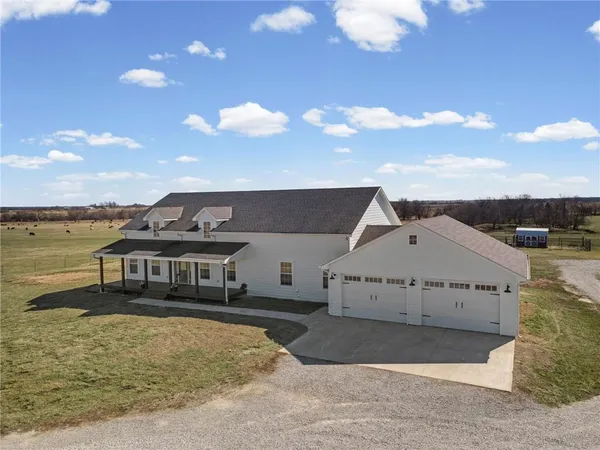 $699,900 | 4520 Northwest 1270th Road, Deepwater, MO 64740