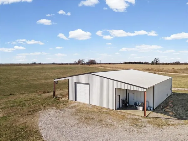$699,900 | 4520 Northwest 1270th Road, Deepwater, MO 64740