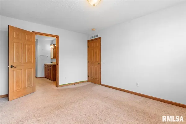 $148,500 | 2800 Vía Rosso, Unit 194, Springfield, IL 62703