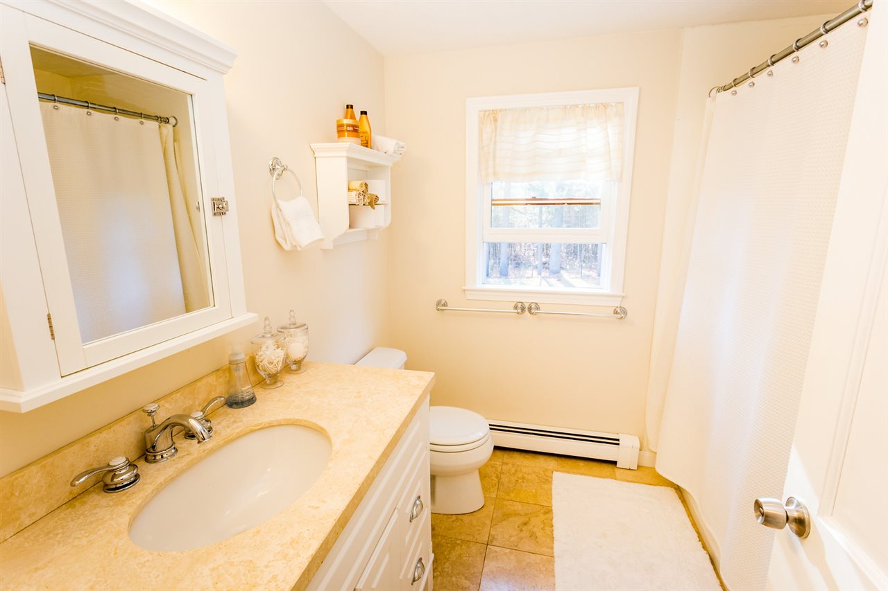 1063 Salmon Falls Road Rochester, NH 03868 - Photo 13 of 16