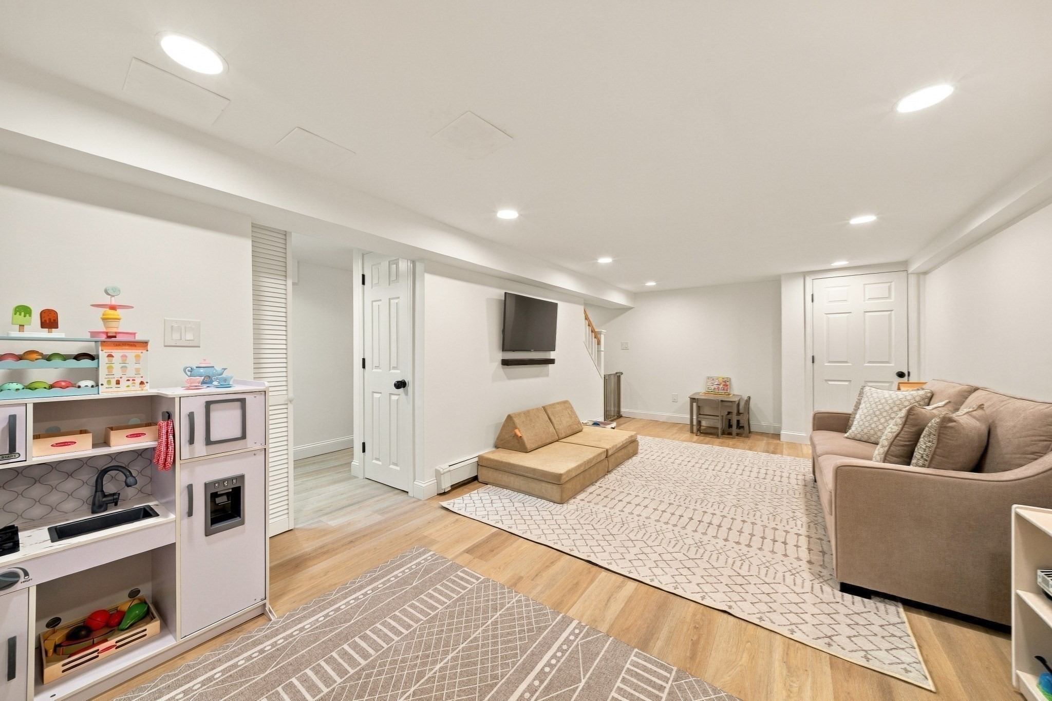 6 Morse Road Wayland, MA 01778 - Photo 19 of 25 Gallery Image 19