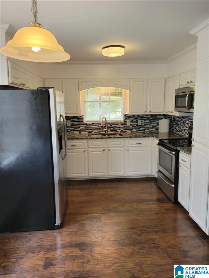 425 9th Street Pleasant Grove, AL 35127 - Photo 5 of 10