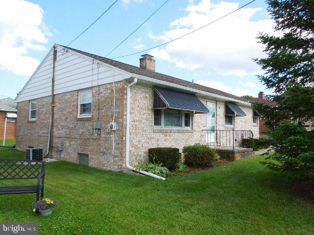 339 George Street Hanover, PA 17331 - Photo 3 of 31 Gallery Image 3