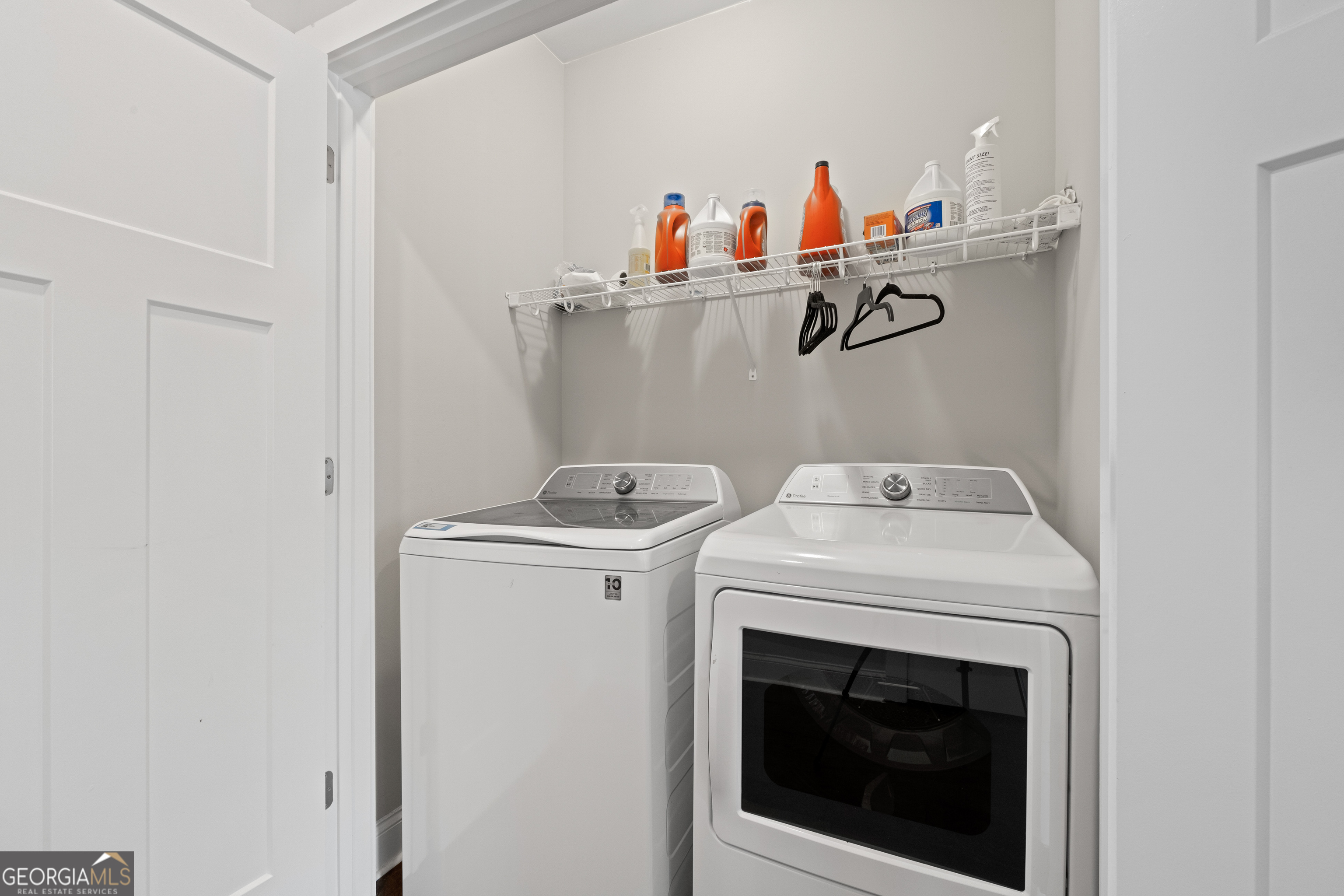 3775 Jack Vernon Circle Powder Springs, GA 30127 - Photo 21 of 33 a utility room with dryer and washer