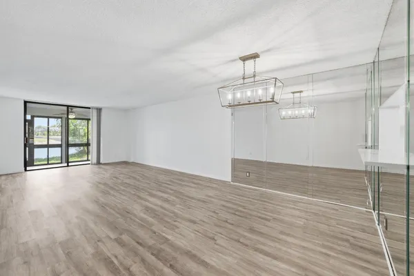 $153,900 | 4725 Lucerne Lakes Boulevard East, Unit 114, Lake Worth, FL 33467