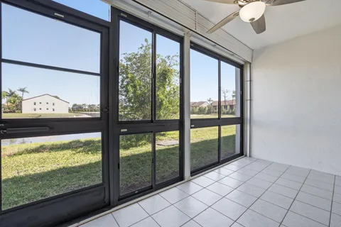 $153,900 | 4725 Lucerne Lakes Boulevard East, Unit 114, Lake Worth, FL 33467