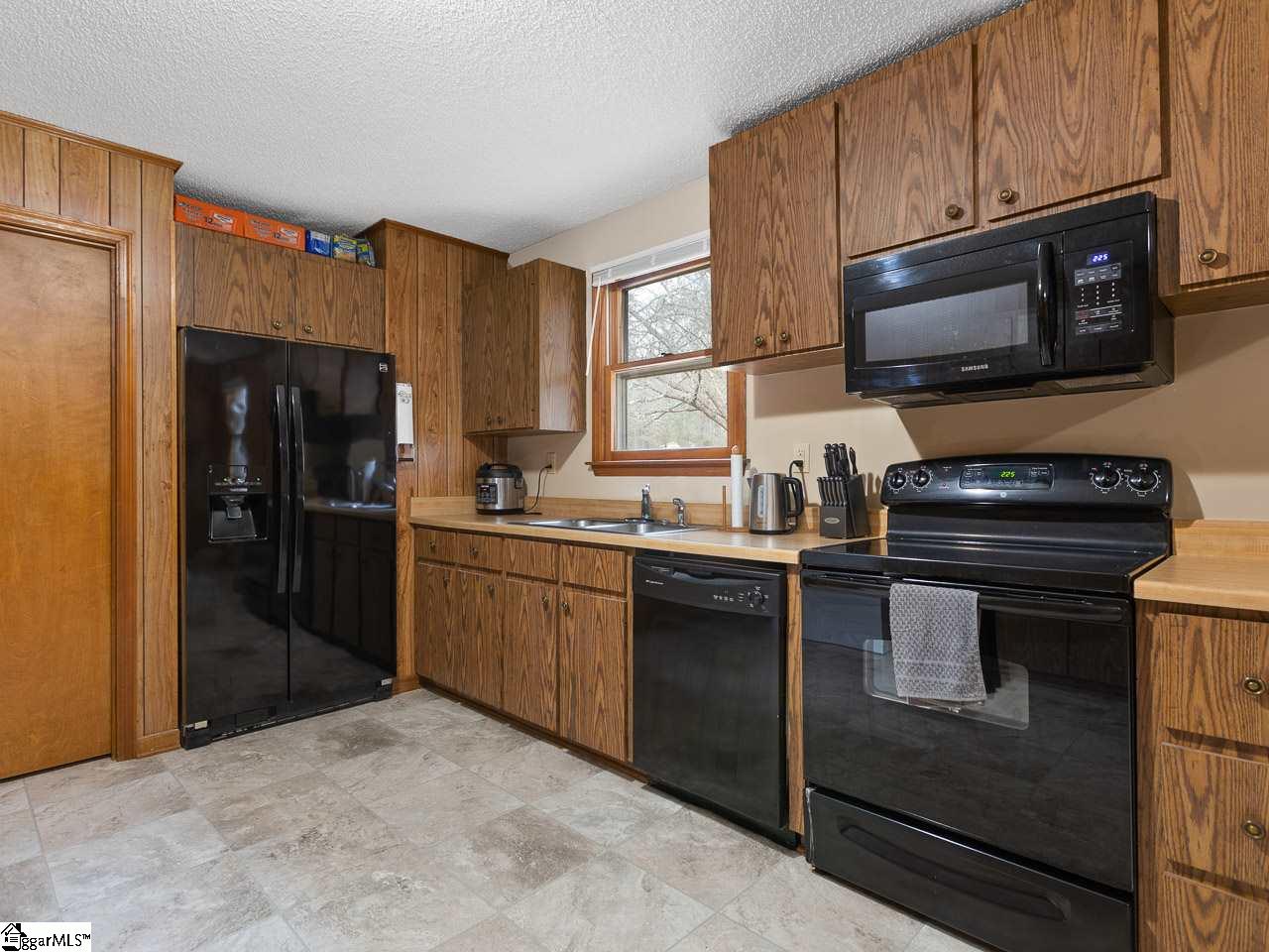 109 Hickory Hollow Road Inman, SC 29349 - Photo 12 of 25