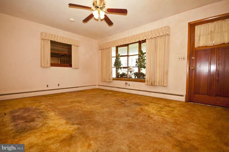 4329 Holbrook Road Randallstown, MD 21133 - Photo 13 of 28 Living Room