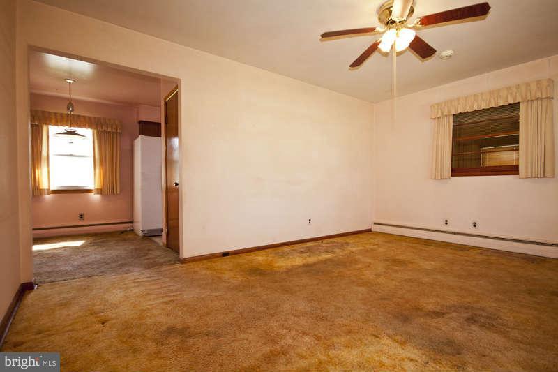 4329 Holbrook Road Randallstown, MD 21133 - Photo 14 of 28 Living Room