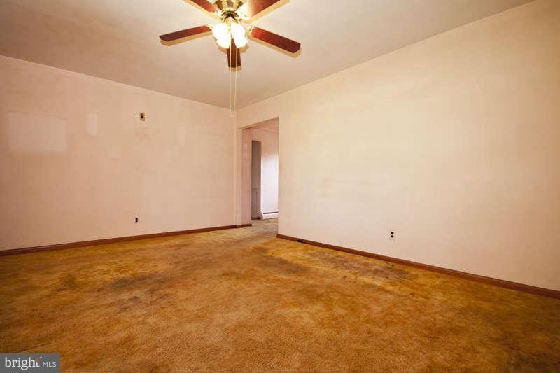 4329 Holbrook Road Randallstown, MD 21133 - Photo 15 of 28 Living Room