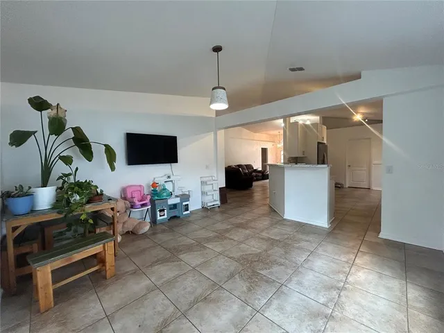 $2,500 | 24383 Southwest 8th Place, Newberry, FL 32669