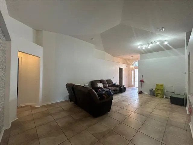 $2,500 | 24383 Southwest 8th Place, Newberry, FL 32669