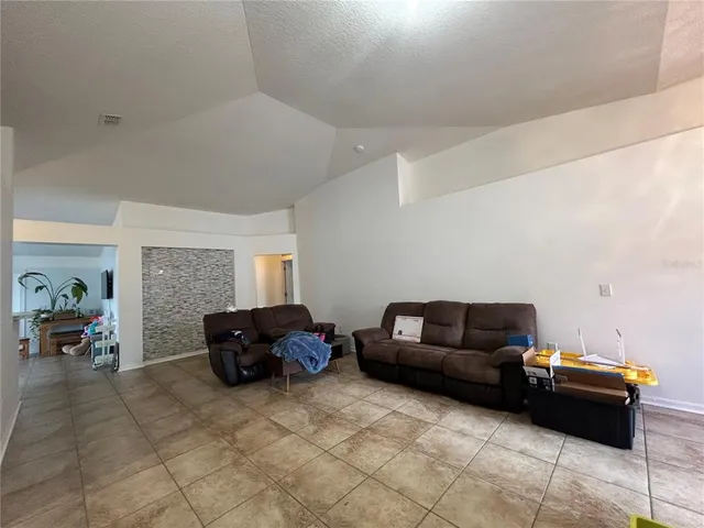 $2,500 | 24383 Southwest 8th Place, Newberry, FL 32669