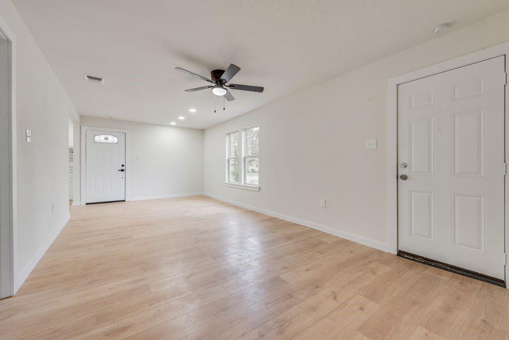 3414 Vilbig Road Dallas, TX 75212 - Photo 4 of 27 a view of an empty room with a window