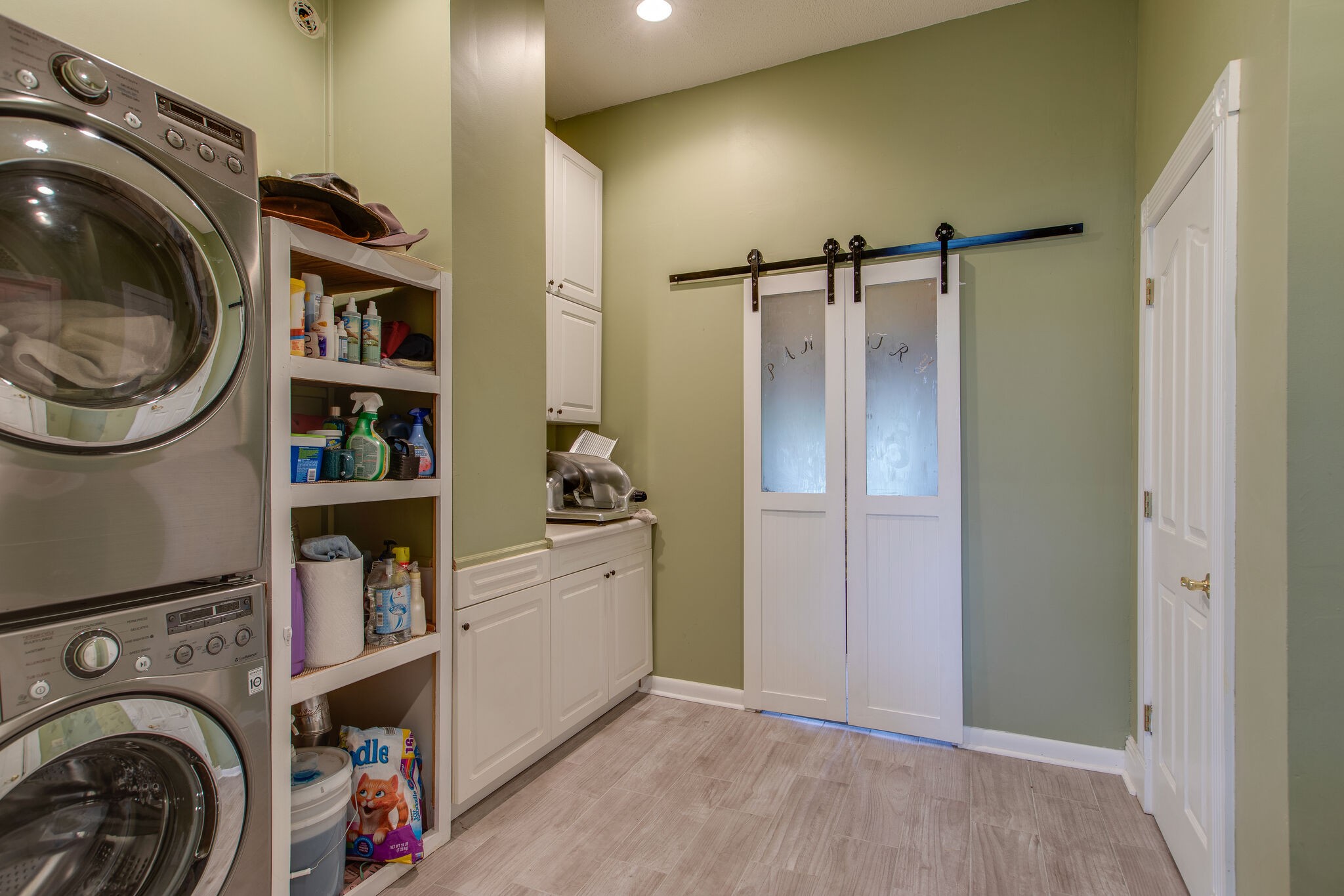 7217 Kingston Road Fairview, TN 37062 - Photo 21 of 50 a view of walk in closet and bathroom