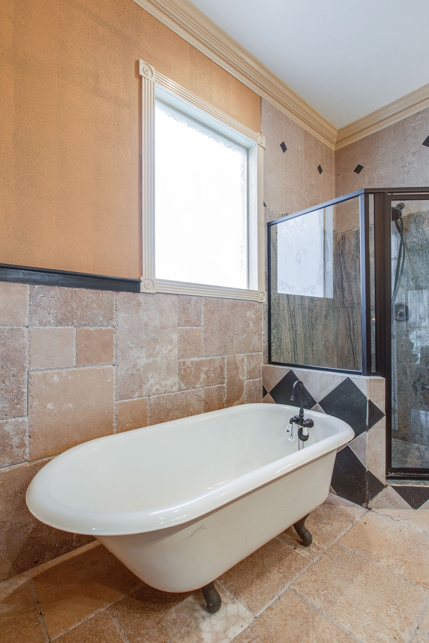 7217 Kingston Road Fairview, TN 37062 - Photo 28 of 50 a bathroom with a bathtub and shower