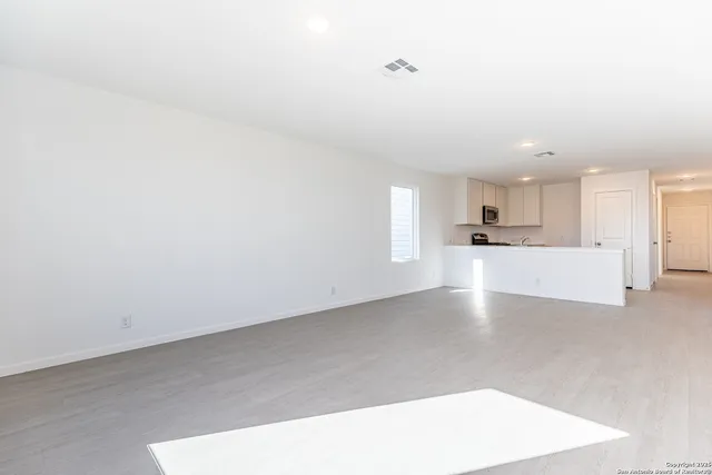 $1,800 | 12164 La Cuchilla, San Antonio, TX 78245