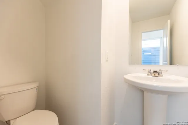 $1,800 | 12164 La Cuchilla, San Antonio, TX 78245