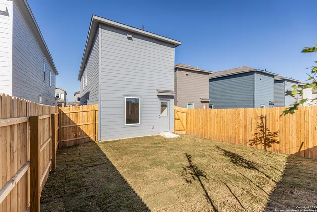 $1,800 | 12164 La Cuchilla, San Antonio, TX 78245