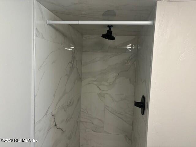 13757 Lanier Road, Unit 13761 Jacksonville, FL 32226 - Photo 7 of 14 7 Primary Bath